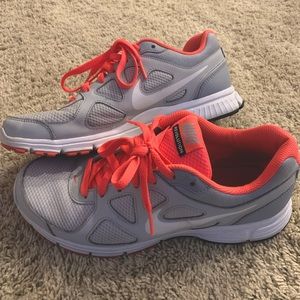 Nike Revolution 488148-004